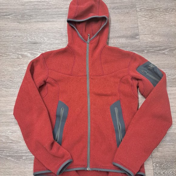 SOLD-Women's Arcteryx Covert Hoody - Picture 1 of 4
